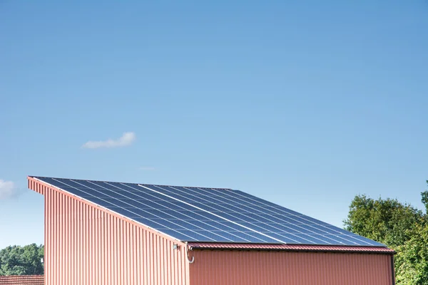 太陽光発電の屋根 — ストック写真