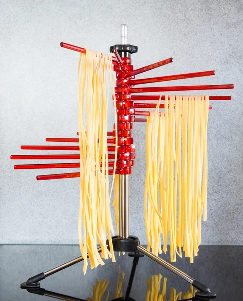 Drogen van zelfgemaakte Italiaanse Pasta — Stockfoto