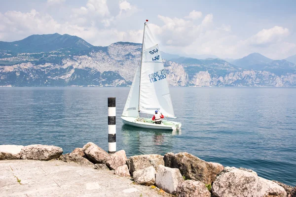 Segeln auf dem Gardasee — Stockfoto