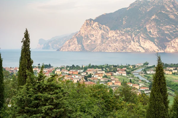 Torbole vid Gardasjön — Stockfoto