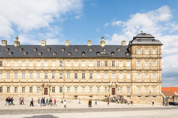 Tourists at Neue Residenz in Bamberg — Stock Photo, Image