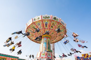 Münih'in Oktoberfest, geleneksel Chairoplane