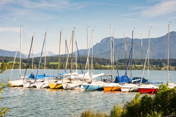 Lake RIEGSEE, yelkenli tekne — Stok fotoğraf