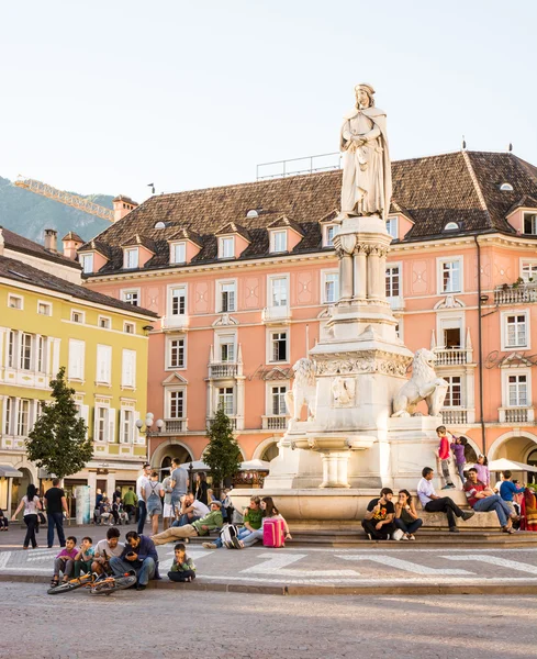 Turistas en Bolzano — Foto de Stock