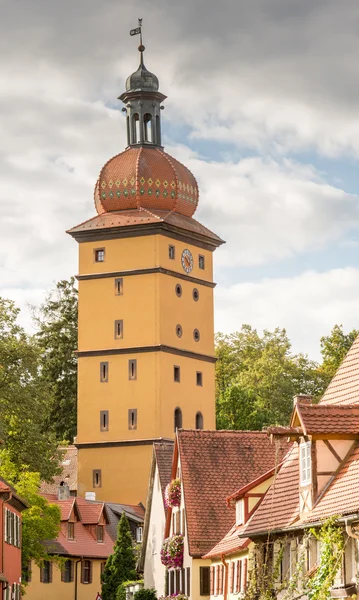 Storica torre della porta della città a Dinkelsbuehl — Foto Stock