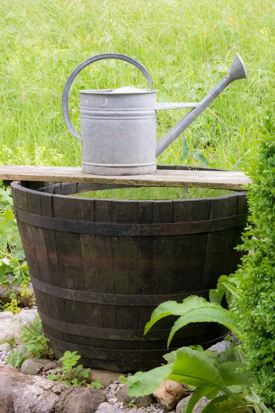 Jahrgangs-Gießkanne — Stockfoto