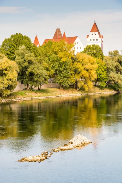 Neues Schloss no rio Danúbio — Fotografia de Stock