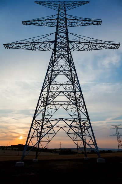 Zonsondergang pyloon — Stockfoto