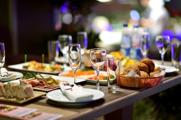 Festival tablo ve gözlük