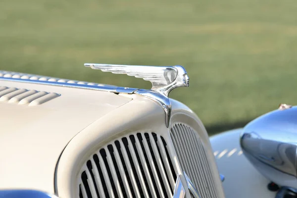 Dieppe França Setembro 2018 Cabeça Com Asas Ornamento Logotipo Carro — Fotografia de Stock