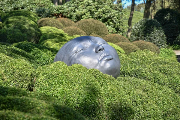 Etretat Francia Septiembre 2018 Cabezas Goma Gigantes Durmiendo Sobre Almohadas — Foto de Stock