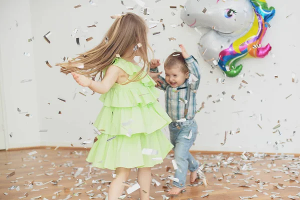 Confetti rain on a girls birthday celebration — Stock Photo, Image