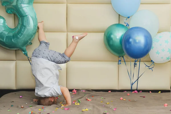 Boy Rejoices Confetti Balloons His Birthday Boy Upside His Birthday — Stock Photo, Image