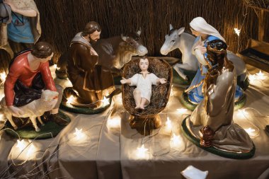 Noel kreşinde Joseph Mary ve küçük İsa