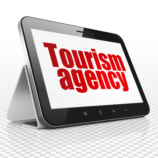 Urlaubskonzept: Tablet-Computer mit Tourismusbüro im Schaufenster — Stockfoto