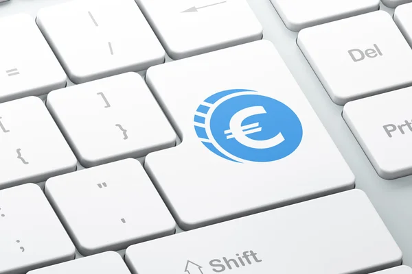 Concepto de dinero: Euro Moneda en el fondo del teclado de la computadora — Foto de Stock