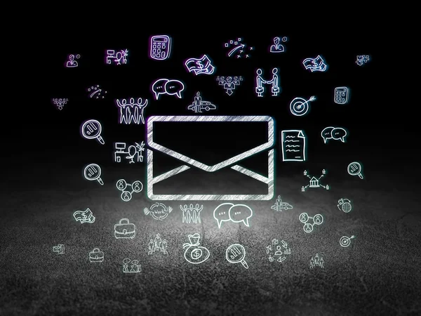 Концепция бизнеса: Электронная почта в гранж темной комнате — стоковое фото