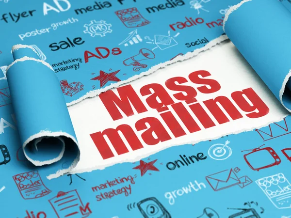 Marketing concept: rode tekst massa mailing onder het stuk gescheurde papier — Stockfoto