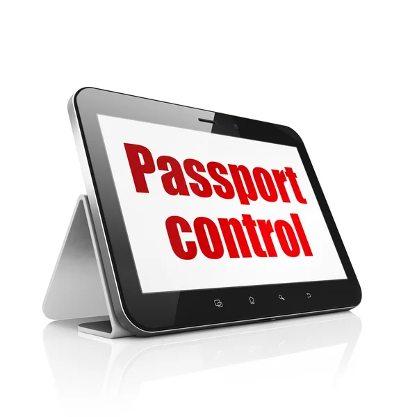 Концепція відпустки: планшетний комп'ютер з паспортним контролем на дисплеї — стокове фото
