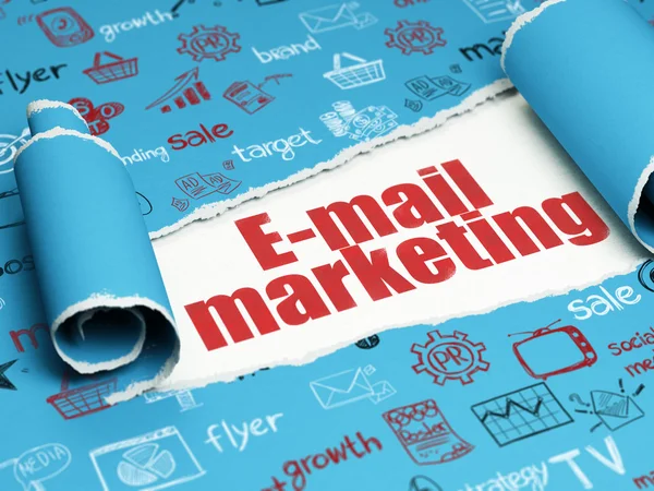 Concept marketing : texte rouge E-mail Marketing sous le papier déchiré — Photo