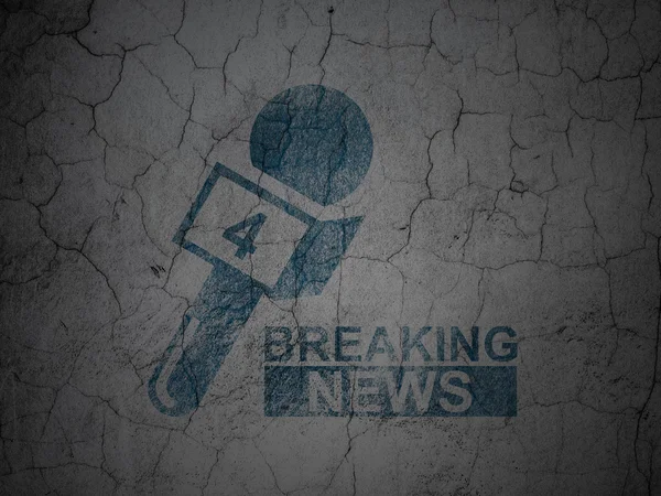 Nachrichtenkonzept: Breaking News und Mikrofon auf Grunge-Hintergrund — Stockfoto