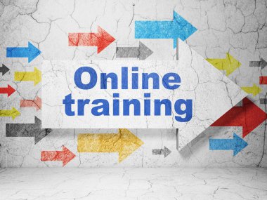 Öğrenme konsepti: grunge duvar arka plan üzerinde Online Eğitim ile ok