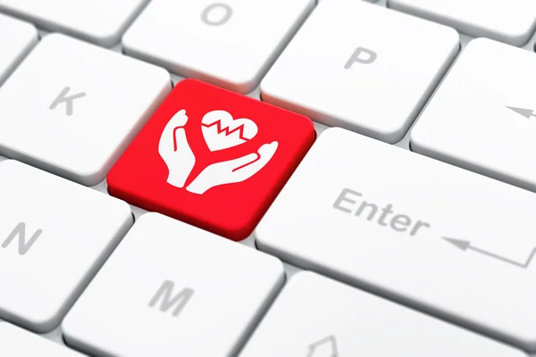 Conceito de seguro: Coração e palma no fundo do teclado do computador — Fotografia de Stock