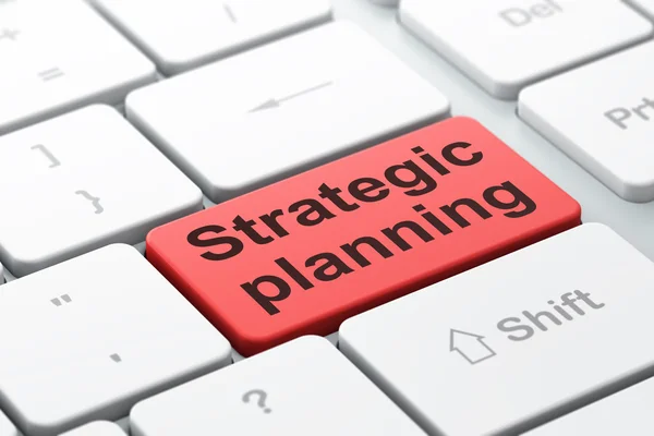 Концепция финансирования: стратегическое планирование на фоне компьютерной клавиатуры — стоковое фото
