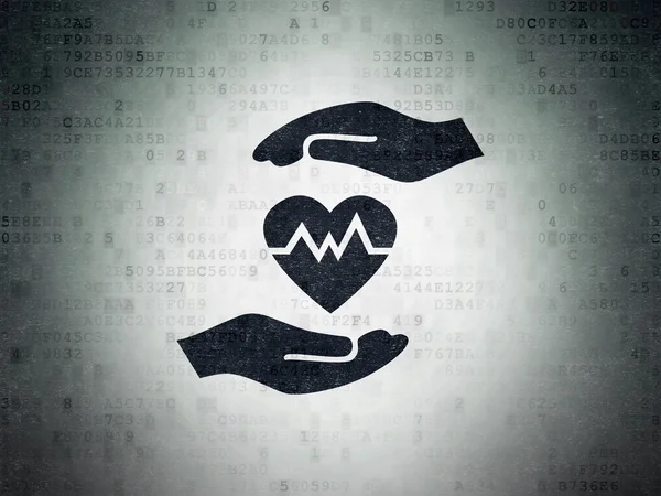 Versicherungskonzept: Herz und Handfläche auf digitalem Datenpapier-Hintergrund — Stockfoto