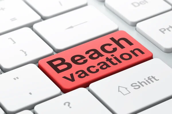 Концепция путешествий: Beach Vacation on computer keyboard background — стоковое фото