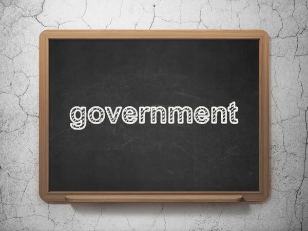 Politikkonzept: Regierung auf Kreidetafel — Stockfoto