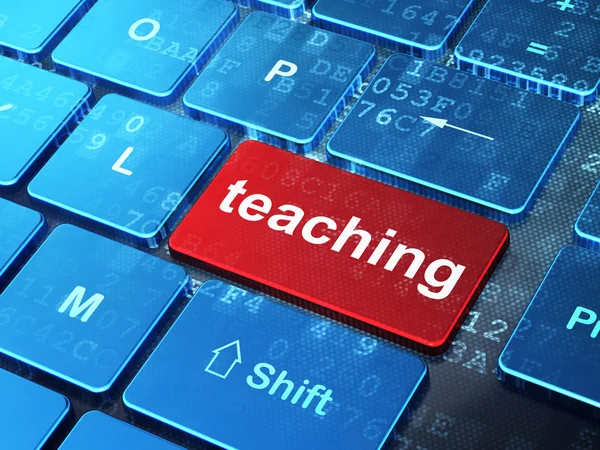 Концепция обучения: Преподавание на компьютерной клавиатуре — стоковое фото