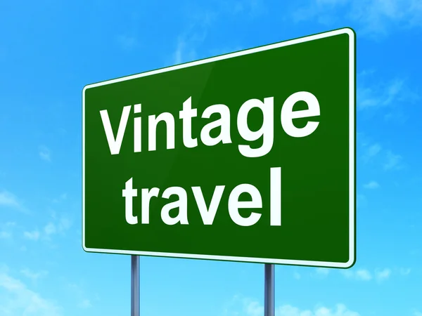Έννοια του τουρισμού: Vintage ταξίδια σε οδικό σημάδι φόντο — Φωτογραφία Αρχείου