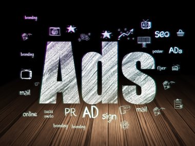 Reklam kavramı: grunge karanlık odada reklamlar