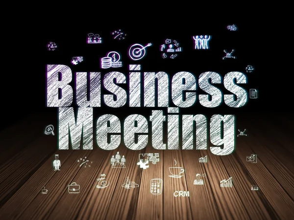 Conceito de negócio: Reunião de negócios em sala escura grunge — Fotografia de Stock