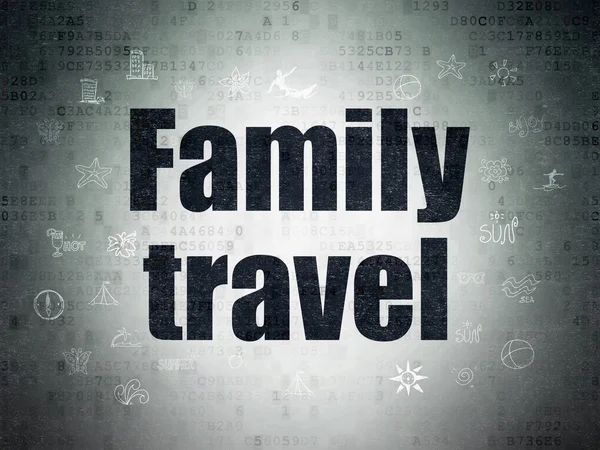 Pojęcie turystyki: podróży rodziny na tle cyfrowych danych papierze — Zdjęcie stockowe