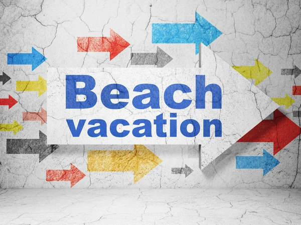 Concetto di viaggio: freccia con Beach Vacation su sfondo grunge wall — Foto Stock