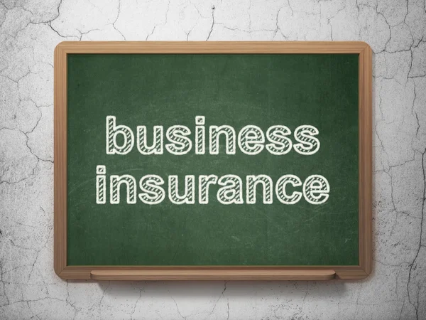 Versicherungskonzept: Unternehmensversicherung auf Kreidetafel — Stockfoto