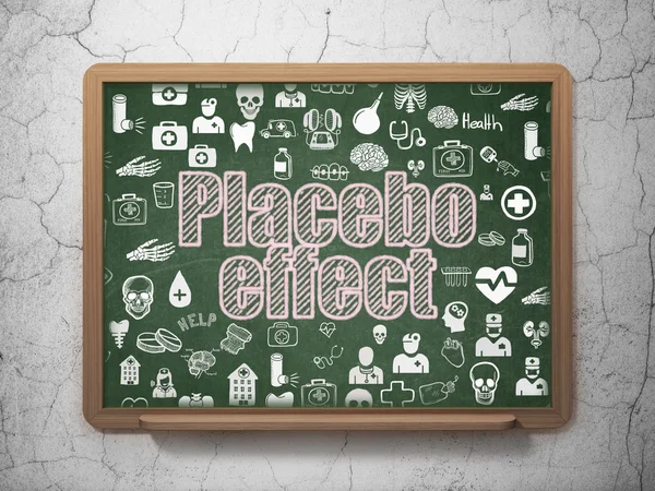 Концепція здоров'я: ефект плацебо на фоні шкільної дошки — стокове фото