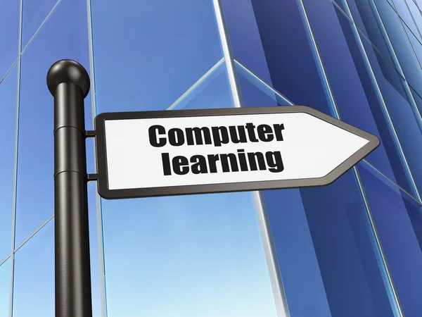 Estudando conceito: sinal de aprendizagem de computador na construção de fundo — Fotografia de Stock