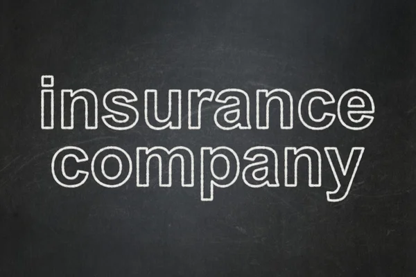 Pojem pojištění: pojišťovna na tabuli pozadí — Stock fotografie