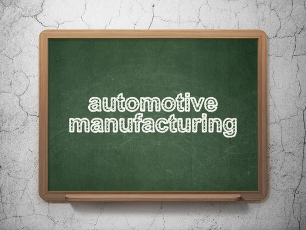 Industrie concept: Automotive productie op schoolbord achtergrond — Stockfoto
