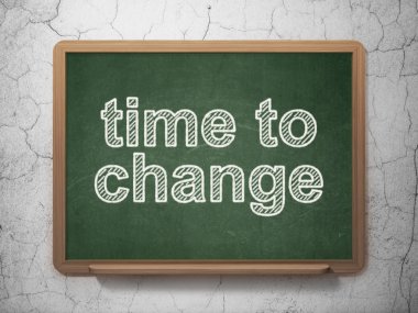 Zaman kavramı: Kara tahta arka plan üzerinde değişiklik vakti