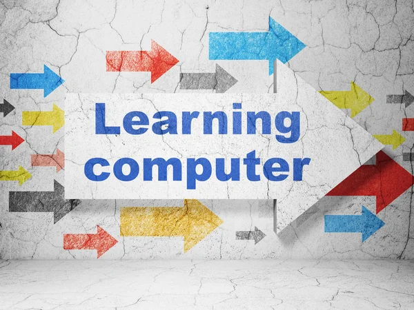 Concepto de educación: flecha con computadora de aprendizaje en fondo de pared grunge — Foto de Stock