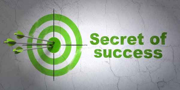 Conceito de finanças: alvo e segredo do sucesso no fundo da parede — Fotografia de Stock