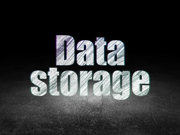 Datenkonzept: Datenspeicherung im Grunge Dark Room — Stockfoto
