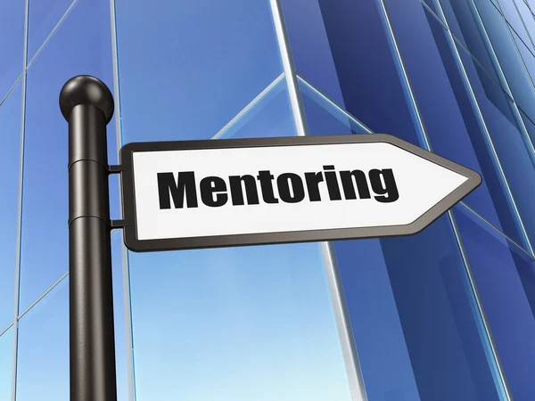 Concetto di apprendimento: segno Mentoring su sfondo Building — Foto Stock