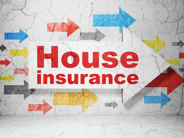 Versicherungskonzept: Pfeil mit Hausversicherung auf Grunge-Wand-Hintergrund — Stockfoto