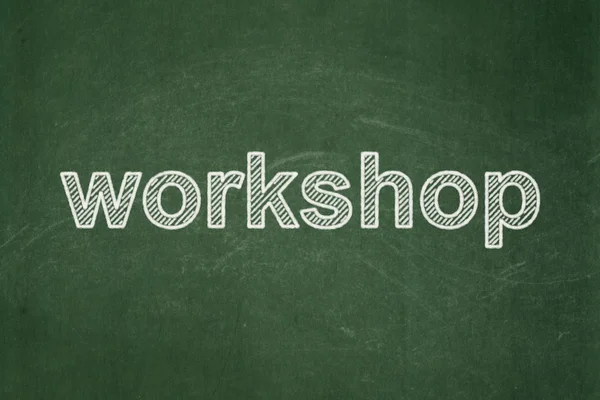 Conceito de aprendizagem: Workshop on chalkboard background — Fotografia de Stock