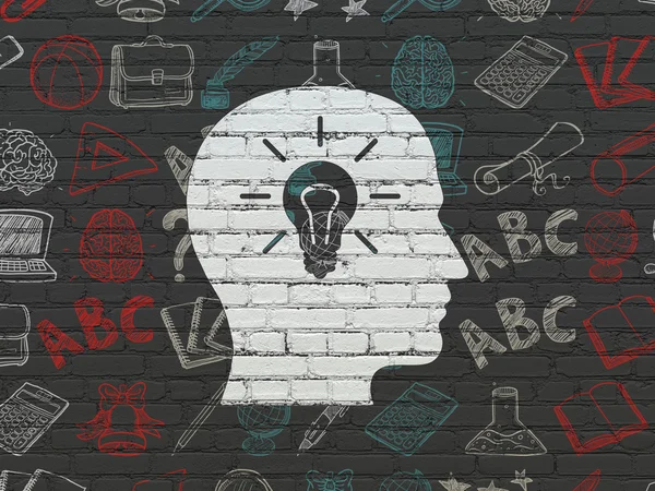 Utbildning koncept: huvud med lampa på väggen bakgrund — Stockfoto